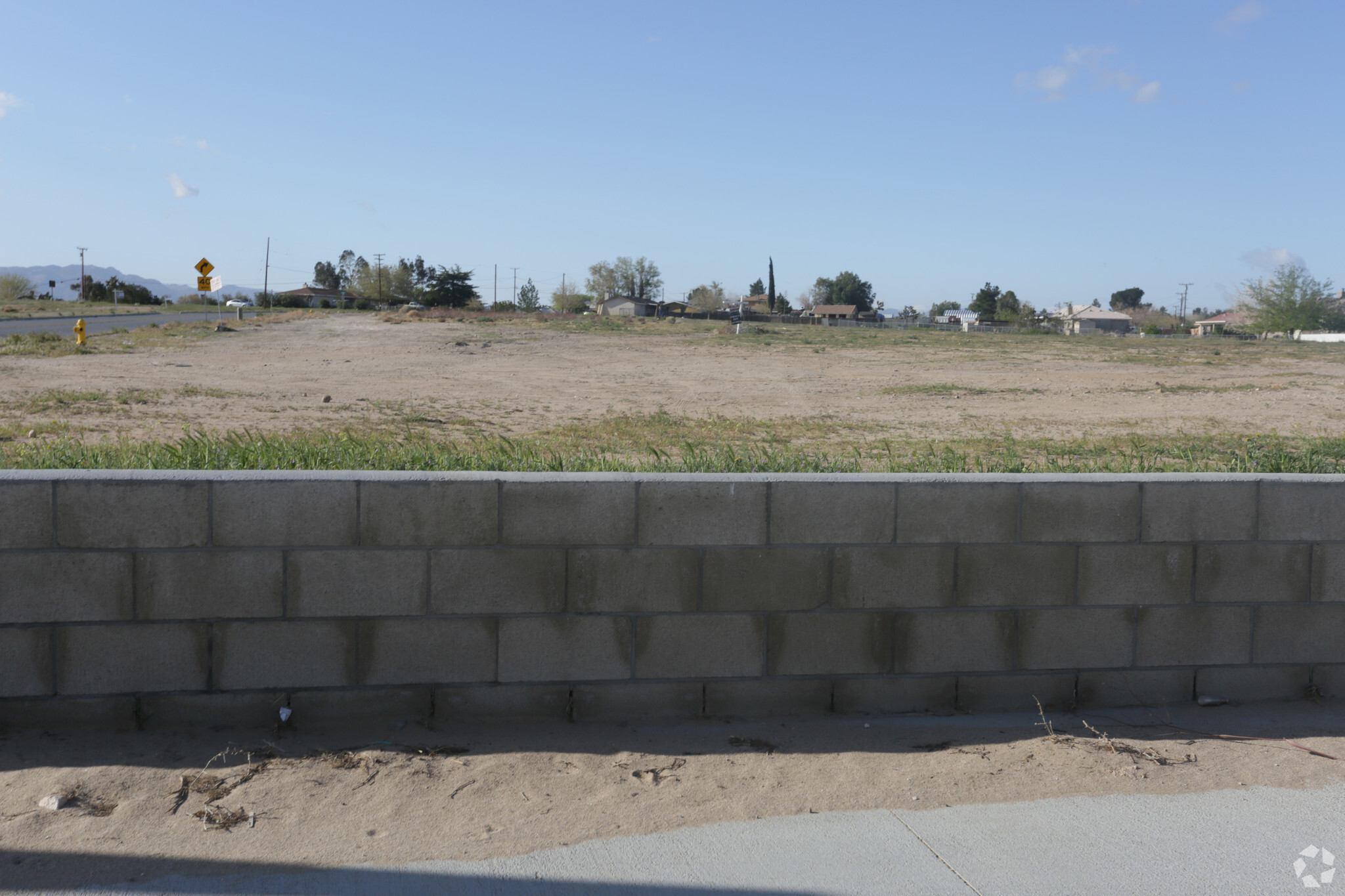 Jacaranda Ave, Hesperia, CA for sale Primary Photo- Image 1 of 1