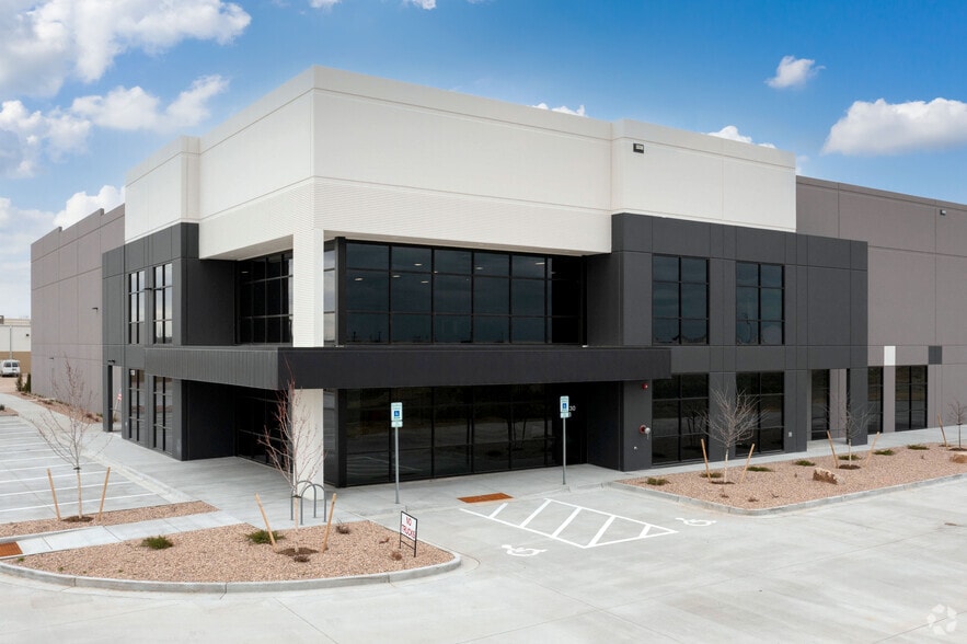 1130 Diamond Valley Dr, Windsor, CO for lease - Primary Photo - Image 1 of 11