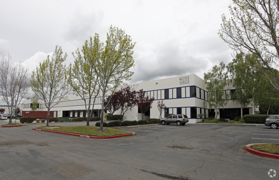 1455-1475 Crocker Ave, Hayward, CA for lease - Building Photo - Image 1 of 3