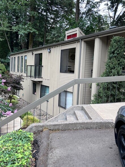 4160 Commercial St SE, Salem, OR à louer - Photo du bâtiment - Image 3 de 11