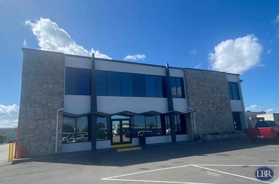 7011 N Atlantic Ave, Cape Canaveral, FL à louer - Photo du bâtiment - Image 2 de 4