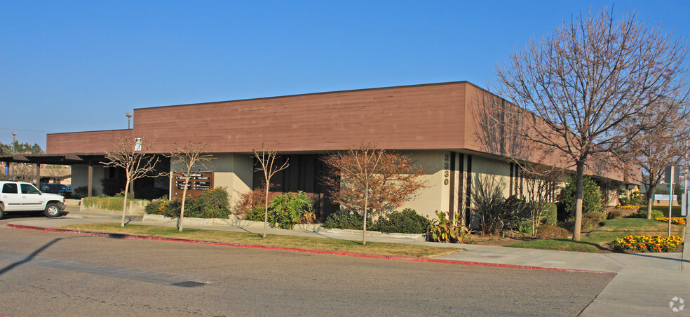 3330-3346 W Mineral King Ave, Visalia, CA for lease - Building Photo - Image 2 of 5