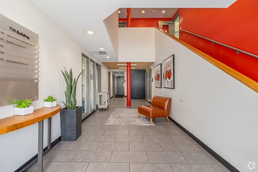 711 6th Ave N, Seattle, WA à louer - Hall d’entrée - Image 3 de 7