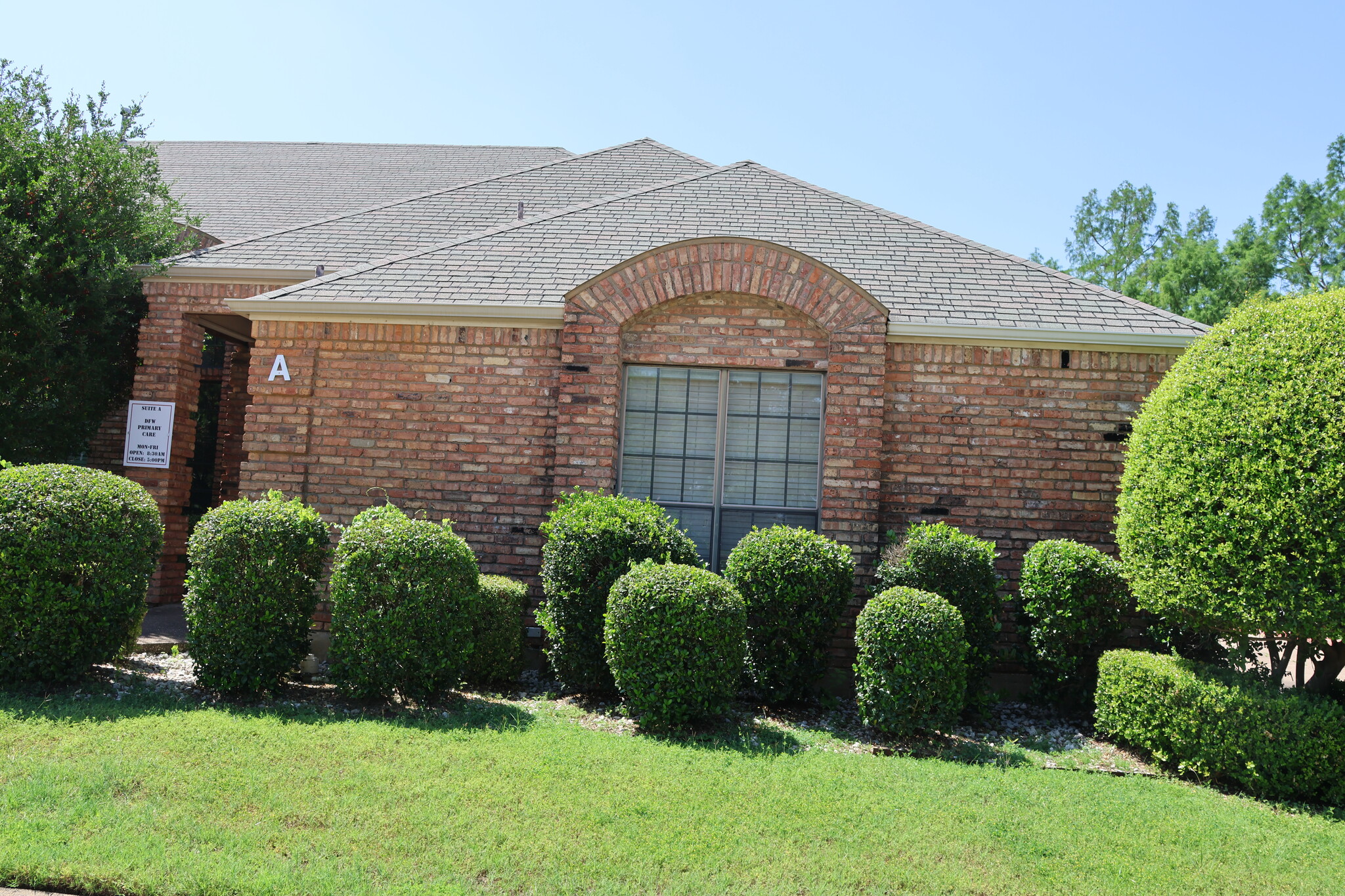 2612 Harwood Rd, Bedford, TX à vendre Photo principale- Image 1 de 1