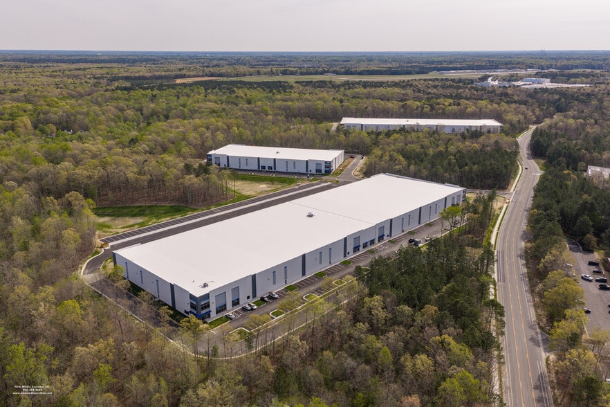 8800 Whitepine Rd, Chesterfield, VA à louer - Photo du bâtiment - Image 1 de 7