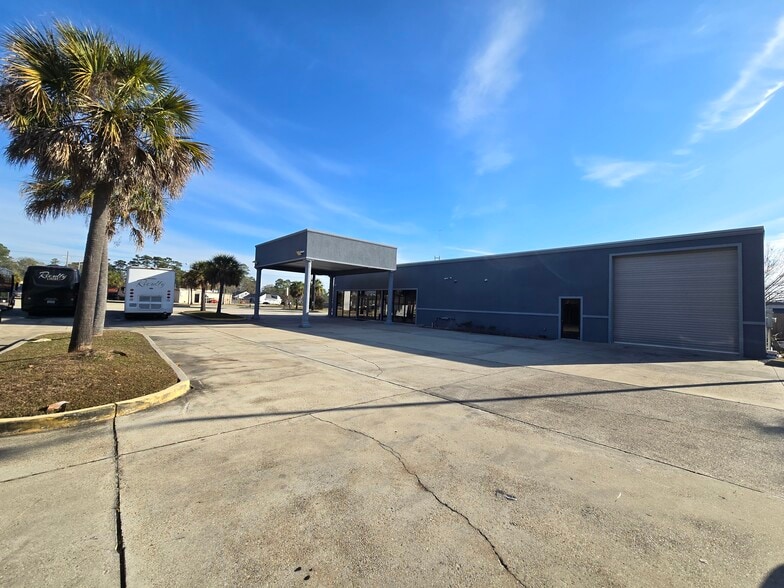 1819 Old Spanish Trl, Slidell, LA à louer - Photo du bâtiment - Image 3 de 6