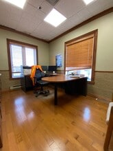 950 Ch Olivier, Lévis, QC for lease Interior Photo- Image 1 of 2