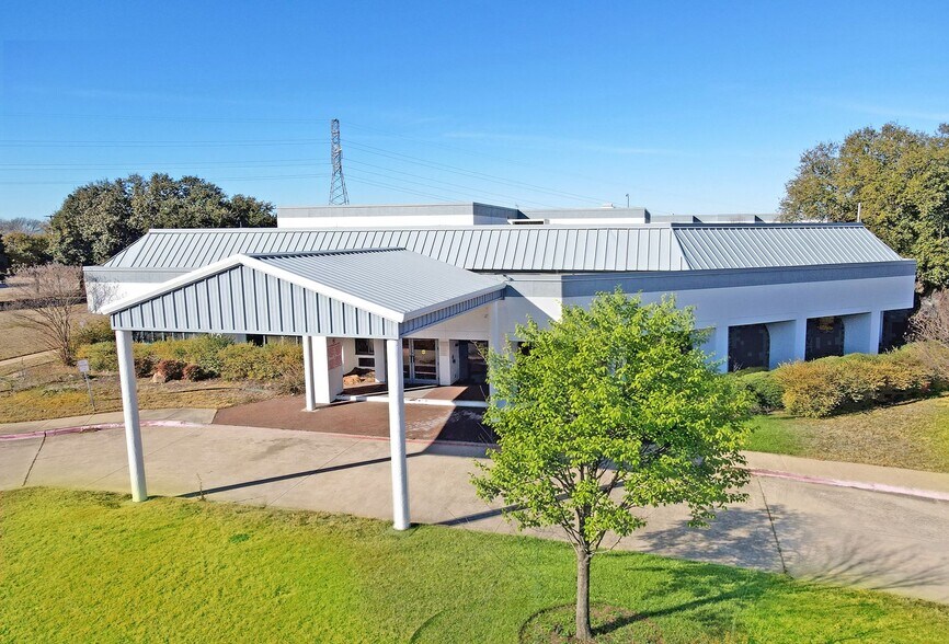 6201 Overton Ridge Blvd, Fort Worth, TX à louer - Photo du bâtiment - Image 2 de 12