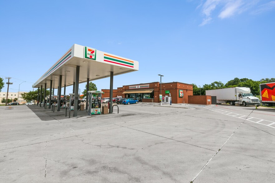 5420 Altamesa Blvd, Fort Worth, TX à vendre - Photo du bâtiment - Image 2 de 19