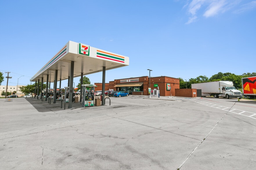 5420 Altamesa Blvd, Fort Worth, TX à vendre - Photo du bâtiment - Image 2 de 19