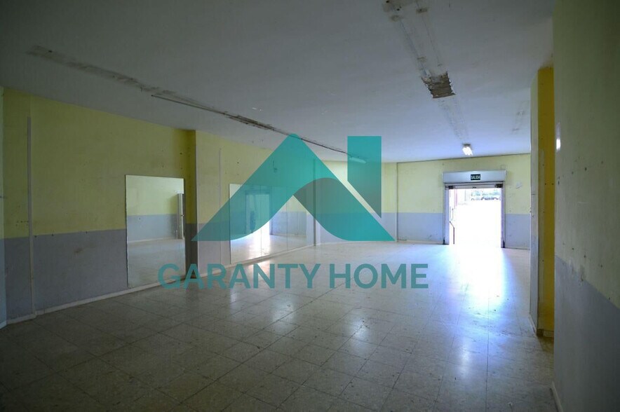 Commerce de détail dans Cáceres, Cáceres à vendre - Photo du bâtiment - Image 3 de 7