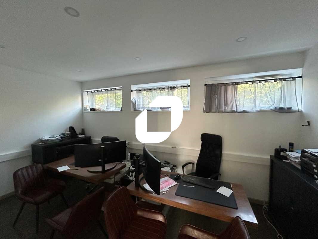 Office in Orly for lease Interior Photo- Image 1 of 7