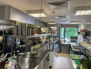 32 Hughenden Rd, Glasgow for lease Interior Photo- Image 2 of 12