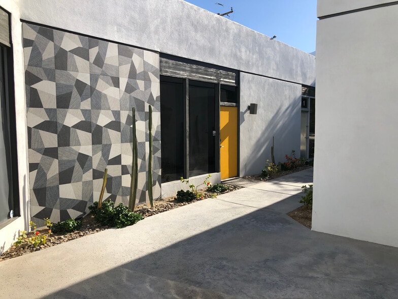 2121 E Tahquitz Canyon Way, Palm Springs, CA for lease - Building Photo - Image 1 of 10