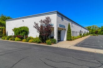 100 Patco Ct, Islandia, NY for lease Building Photo- Image 1 of 4