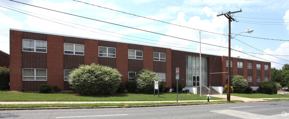 415 N Edgeworth St, Greensboro, NC à vendre - Photo du bâtiment - Image 3 de 8