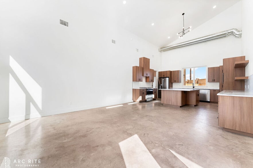 2303 Toledo-4509 22nd Pl, Lubbock, TX for sale - Interior Photo - Image 3 of 19