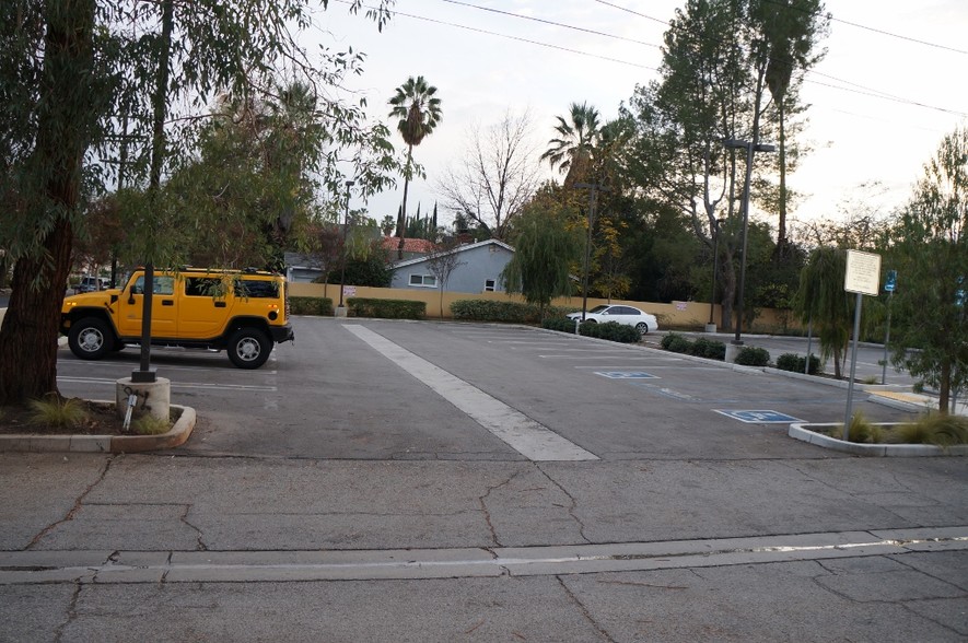 19300 Ventura Blvd, Tarzana, CA for sale - Building Photo - Image 1 of 1