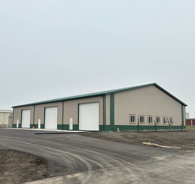 11 45th Ave NW, Minot, ND for lease - Primary Photo - Image 1 of 1