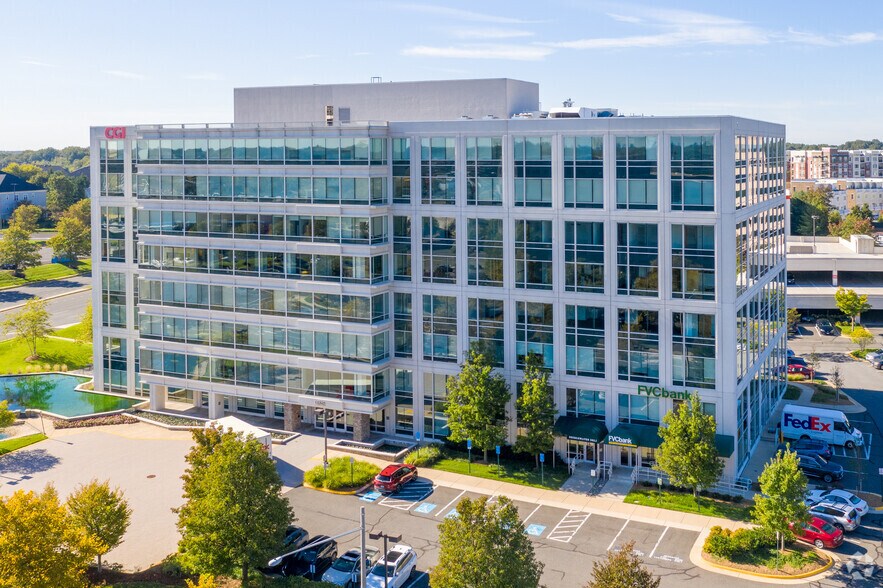 11325 Random Hills Rd, Fairfax, VA for lease - Building Photo - Image 2 of 7