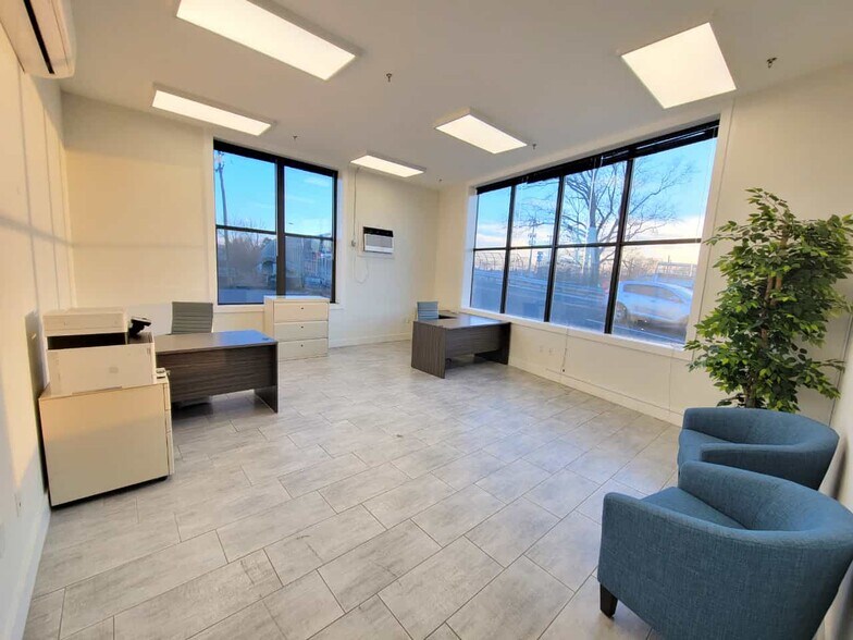 1405 N Broad St, Hillside, NJ à louer - Photo intérieure - Image 3 de 10