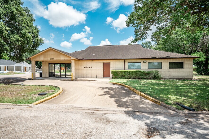 1105 Avenue H, Bay City, TX à vendre - Photo du bâtiment - Image 1 de 25