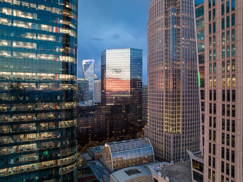 101 S Tryon St, Charlotte, NC for lease - Building Photo - Image 2 of 28