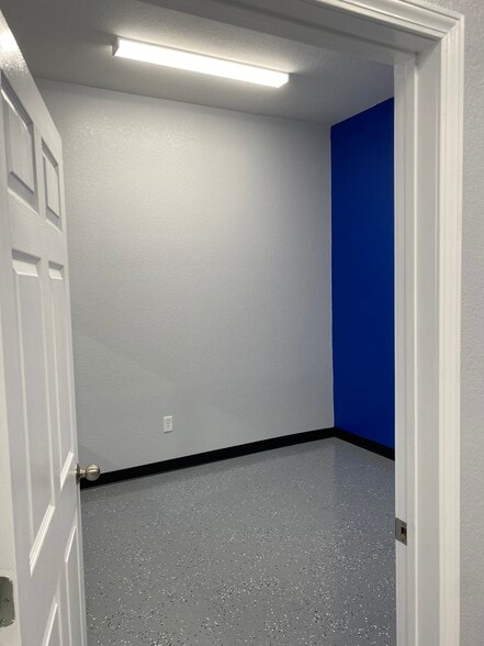 24436 FM 1314 Rd, Porter, TX for lease - Interior Photo - Image 3 of 7