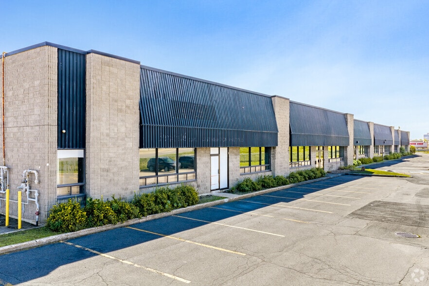 2789-2855 Boul Le Corbusier, Laval, QC for lease - Building Photo - Image 3 of 5