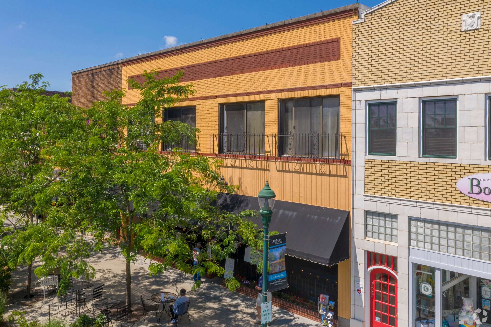 321 N Main St, Hendersonville, NC for lease Primary Photo- Image 1 of 20