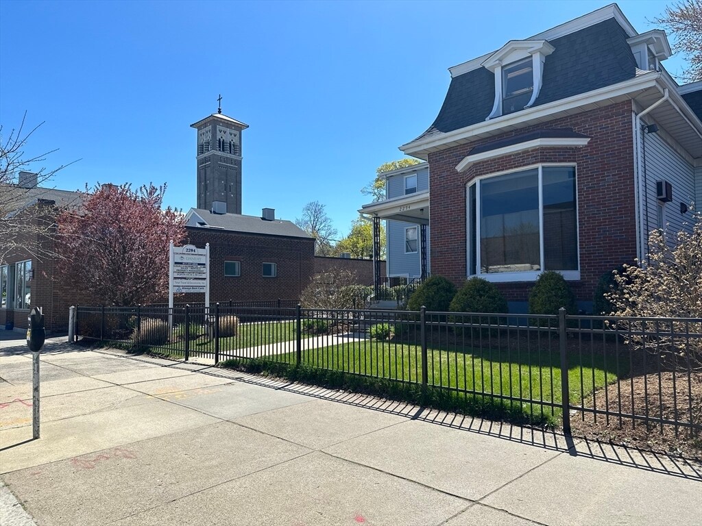 2294 Massachusetts Ave, Cambridge, MA à louer Photo du bâtiment- Image 1 de 14