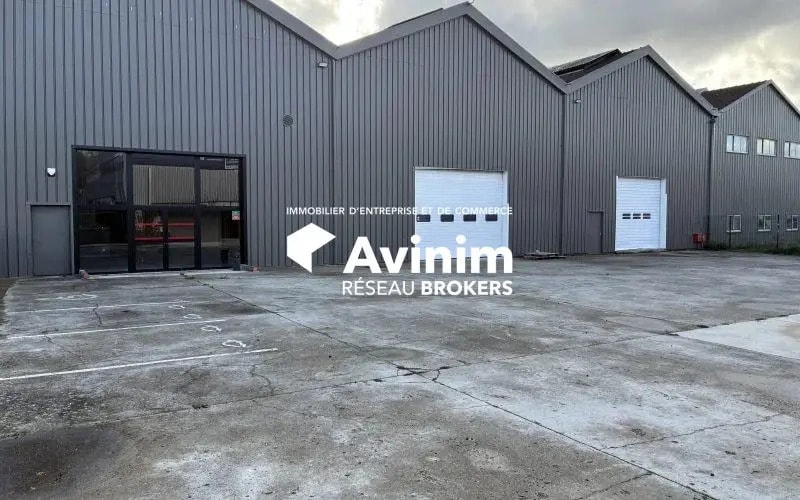 Retail in Corbeil-Essonnes for lease Building Photo- Image 1 of 10