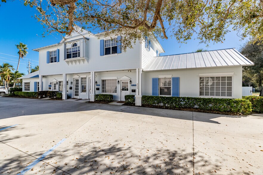 3509 Ocean Dr, Vero Beach, FL à vendre - Photo principale - Image 1 de 17
