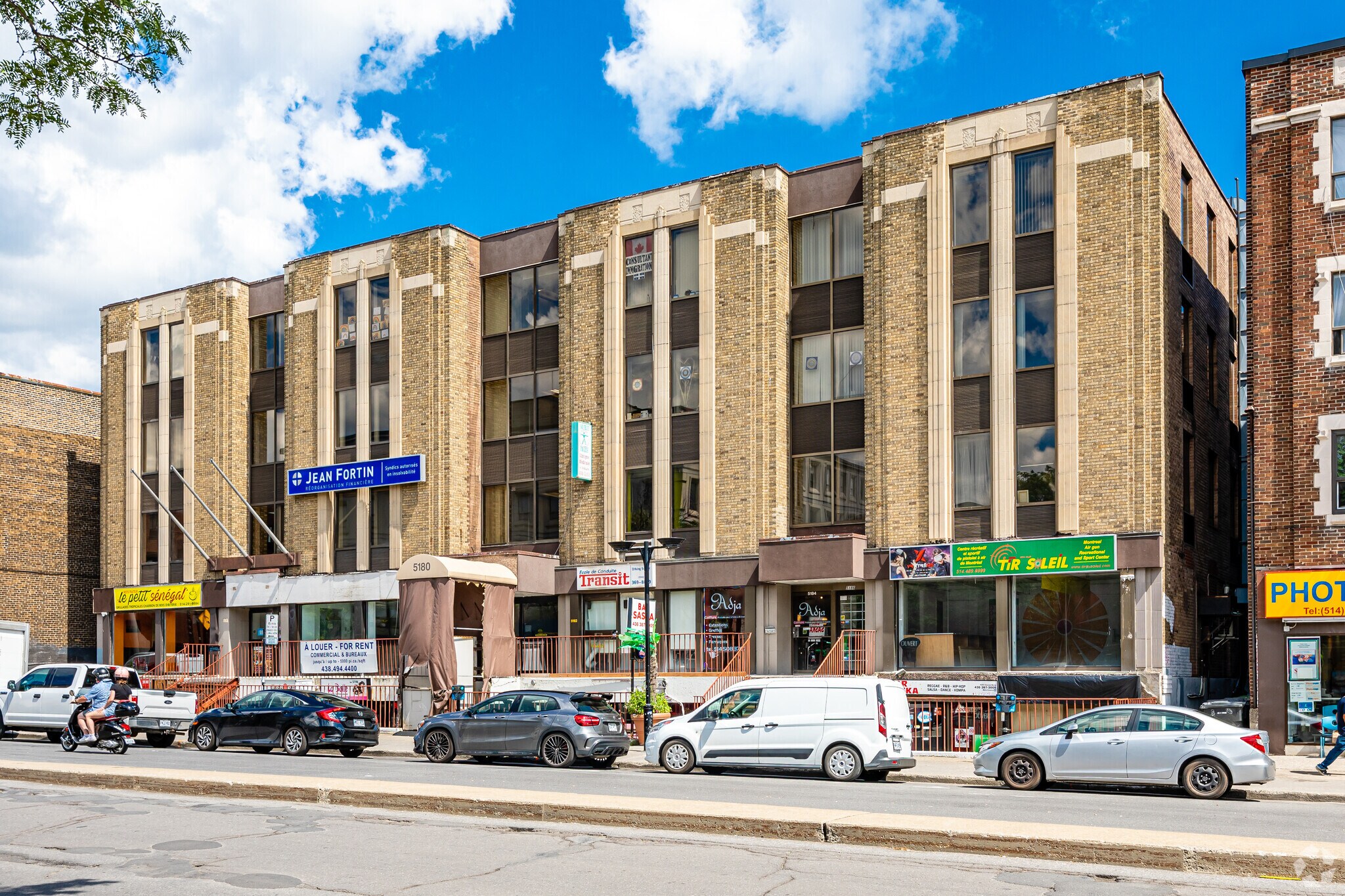 5176-5204 Ch Queen-Mary, Montréal, QC for sale Primary Photo- Image 1 of 1