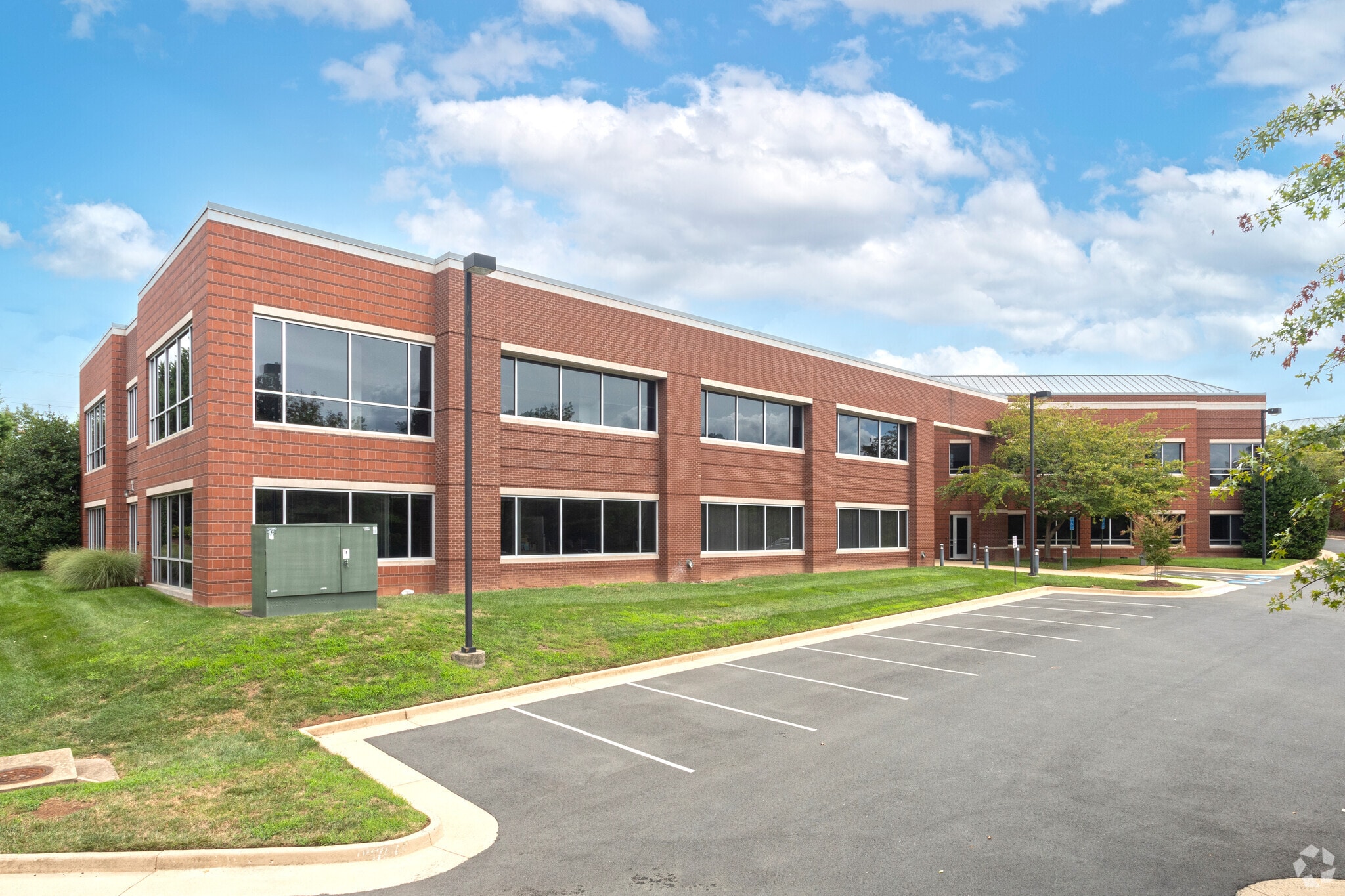 4530 Walney Rd, Chantilly, VA for lease Building Photo- Image 1 of 6