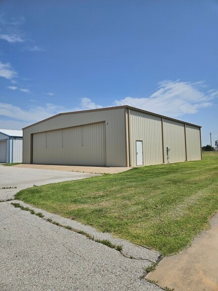 1066 66th St, Enid, OK à vendre - Photo du bâtiment - Image 2 de 3