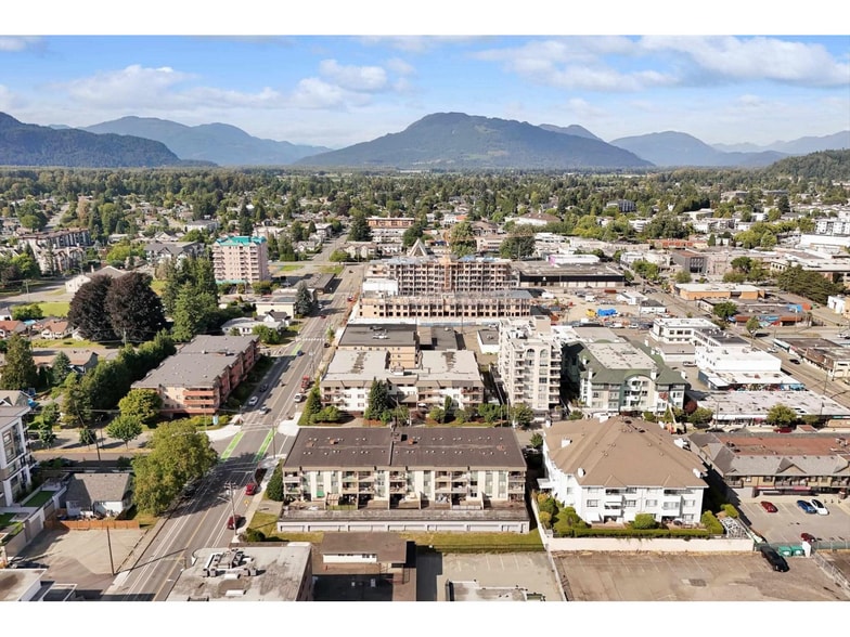 45744 Spadina Av, Chilliwack, BC for sale - Aerial - Image 2 of 6
