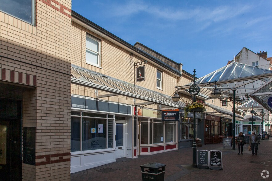1-6 Gammon Walk, Barnstaple à louer - Photo du bâtiment - Image 3 de 9