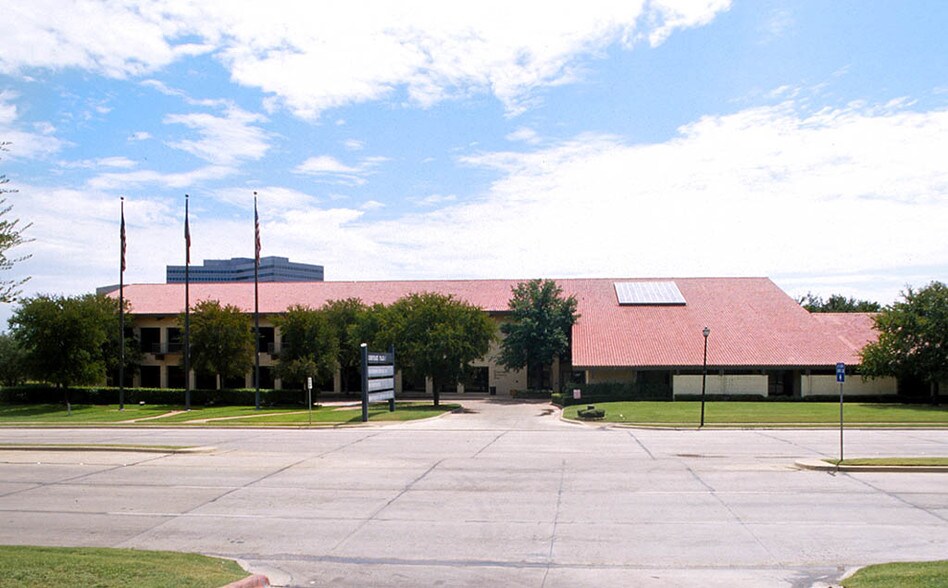 4950 N O'Connor Blvd, Irving, TX à louer - Photo du bâtiment - Image 2 de 16