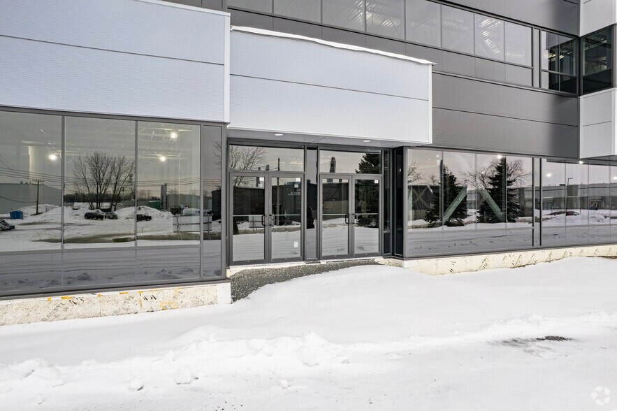 342 Rue Henry-Bessemer, Bois-des-filion, QC à vendre - Photo du bâtiment - Image 3 de 5