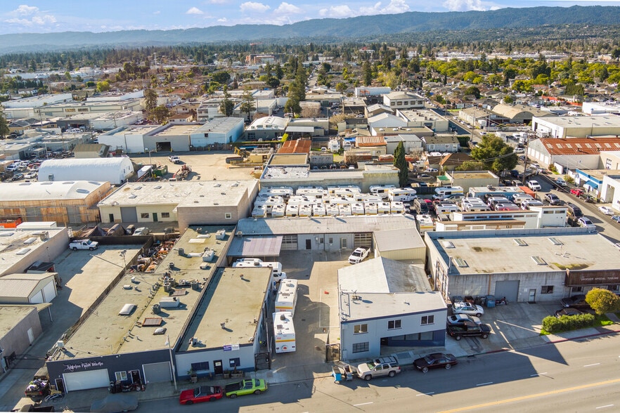 2610-2620 Bay Rd, Redwood City, CA for lease - Primary Photo - Image 1 of 3