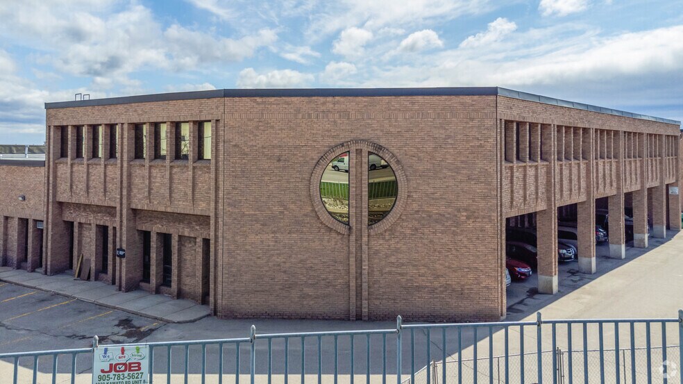 1050 Kamato Rd, Mississauga, ON for lease - Building Photo - Image 3 of 6