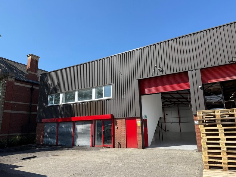 Millshaw Park Way, Leeds for lease - Building Photo - Image 1 of 1