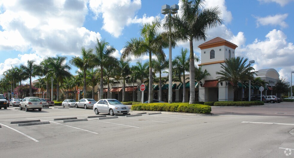 4501-4587 Weston Rd, Weston, FL à louer - Photo du bâtiment - Image 2 de 9