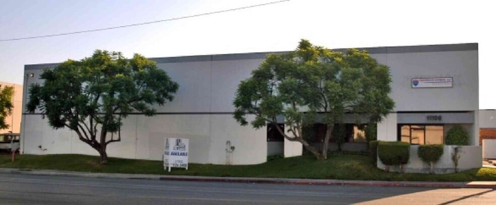 11106 Shoemaker Ave, Santa Fe Springs, CA à louer - Photo du bâtiment - Image 2 de 3