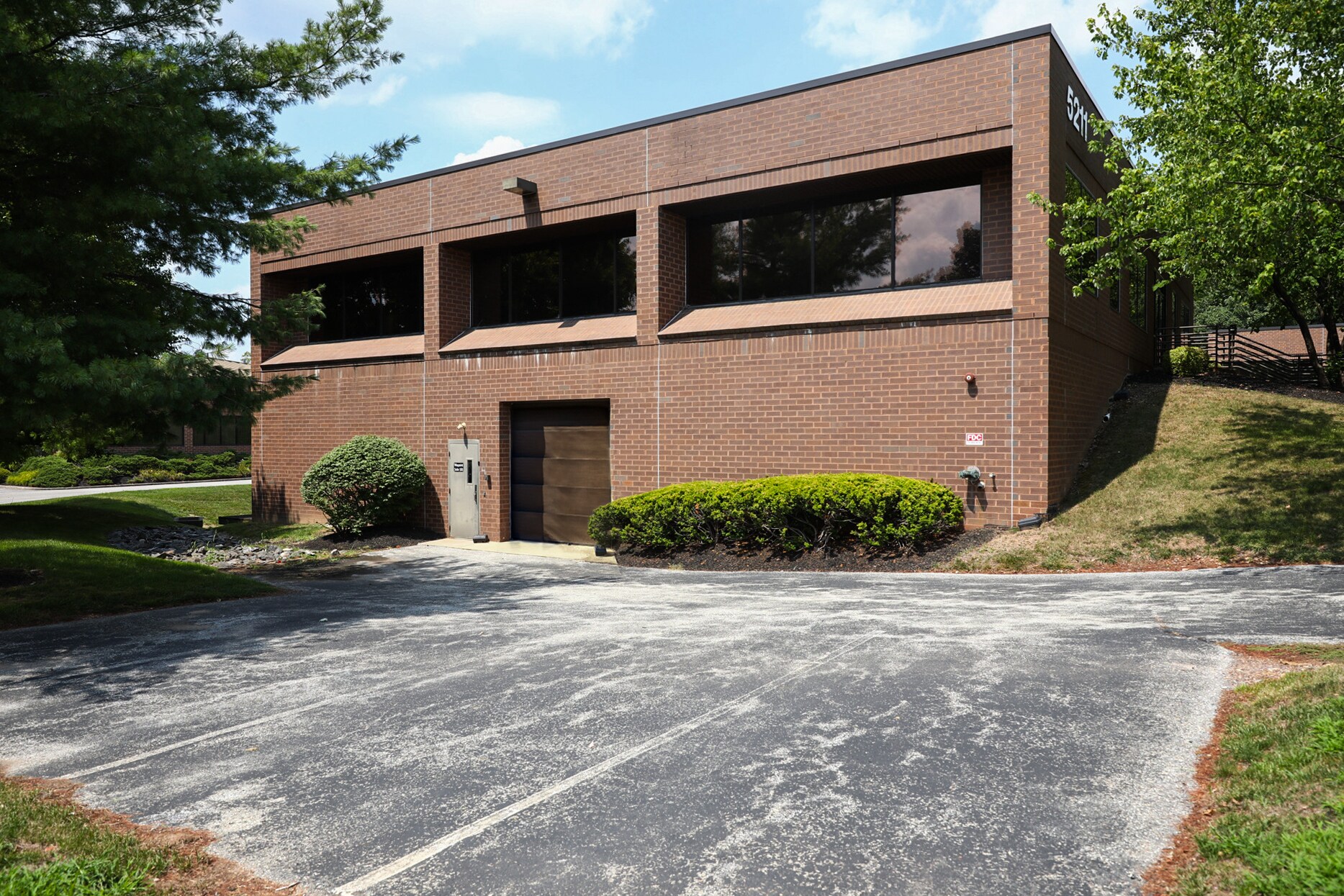 5211 Militia Hill Rd, Plymouth Meeting, PA for sale Primary Photo- Image 1 of 2