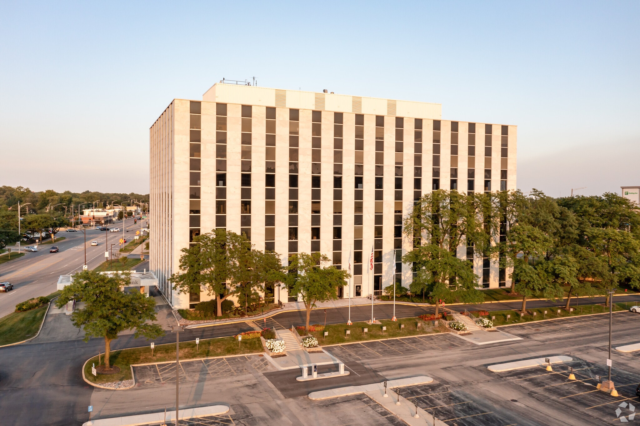 8501 W Higgins Rd, Chicago, IL for lease Building Photo- Image 1 of 6