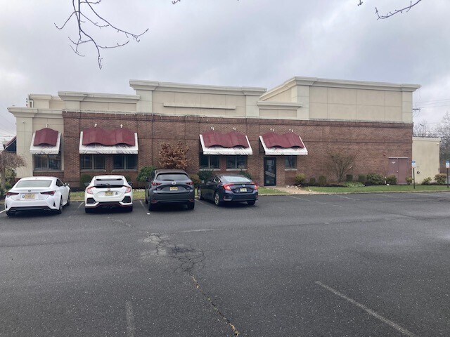 65 Us-1, Metuchen, NJ à louer - Photo du bâtiment - Image 2 de 2
