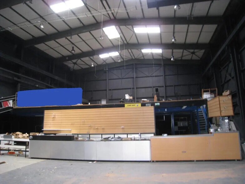 Industrial in Aubagne for lease - Interior Photo - Image 2 of 5