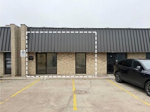 345 Nugget Ave, Toronto, ON à louer Photo du bâtiment- Image 1 de 3